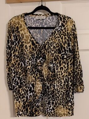 Jones New York Leopard Print V-Neck Ruffle Front Top - Tan/Black